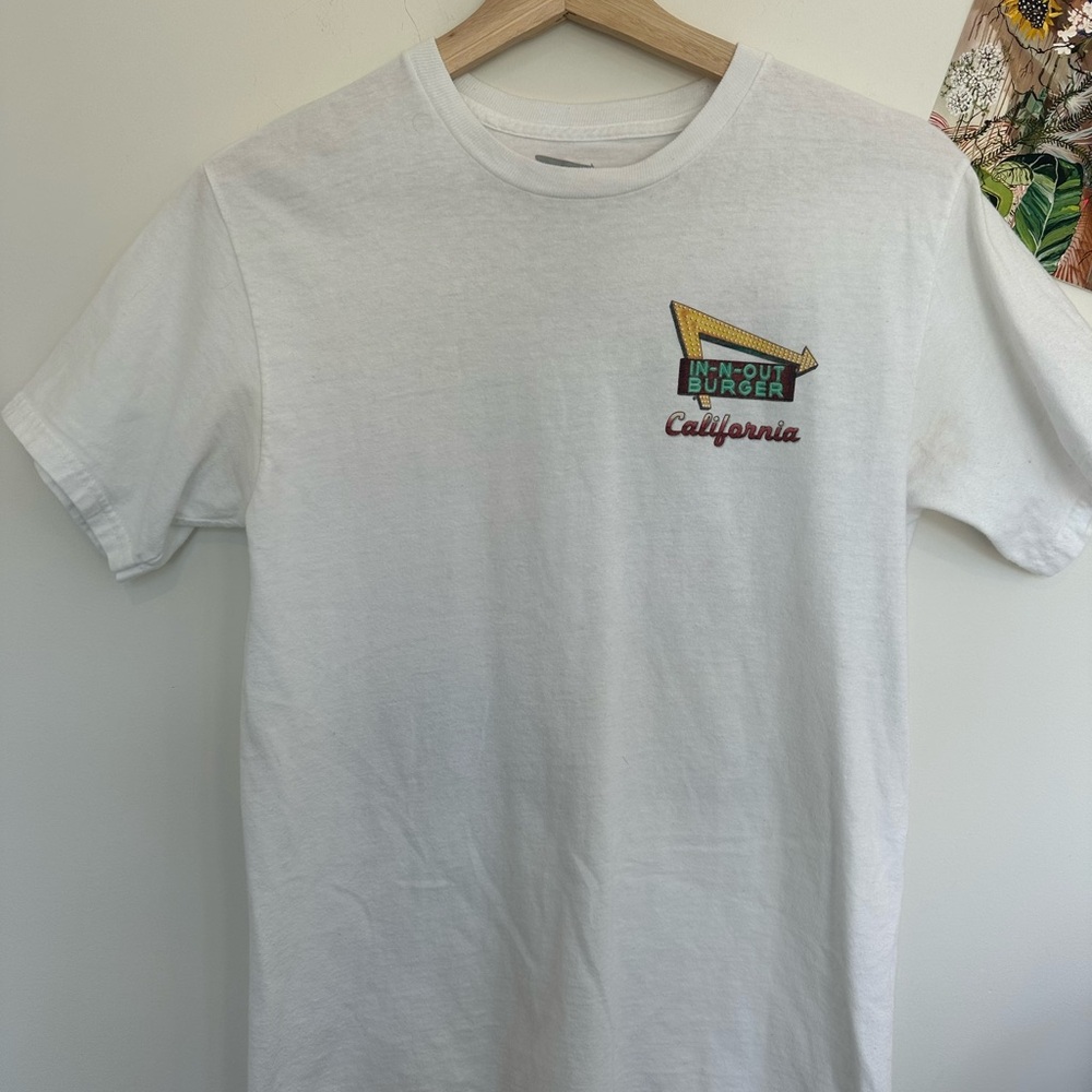 In-N-Out burger california size‎ s graphic tee